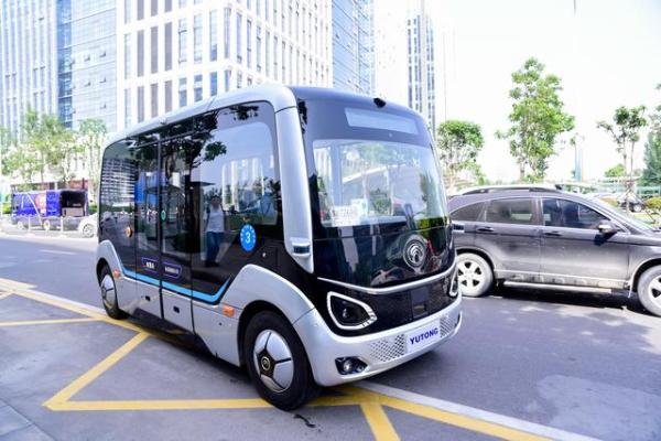 自动驾驶迈出重要一步 宇通5G智能公交开放道路试运行