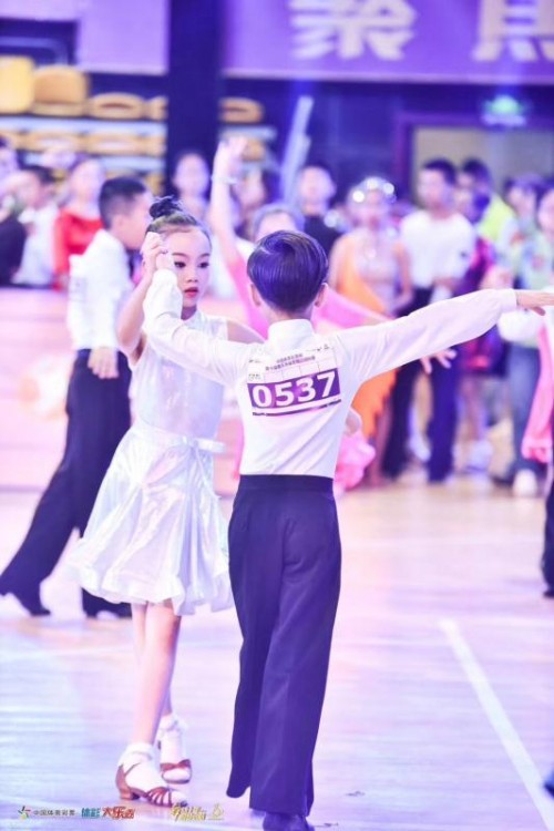 中国体育彩票杯—重庆市第十届体育舞蹈锦标赛成功举办