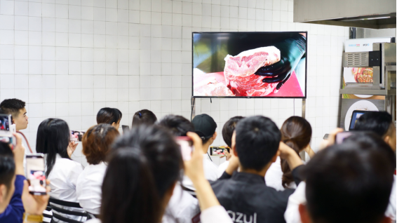 非同凡“牛”飘香沪上，阿根廷牛肉惊艳“中食展”