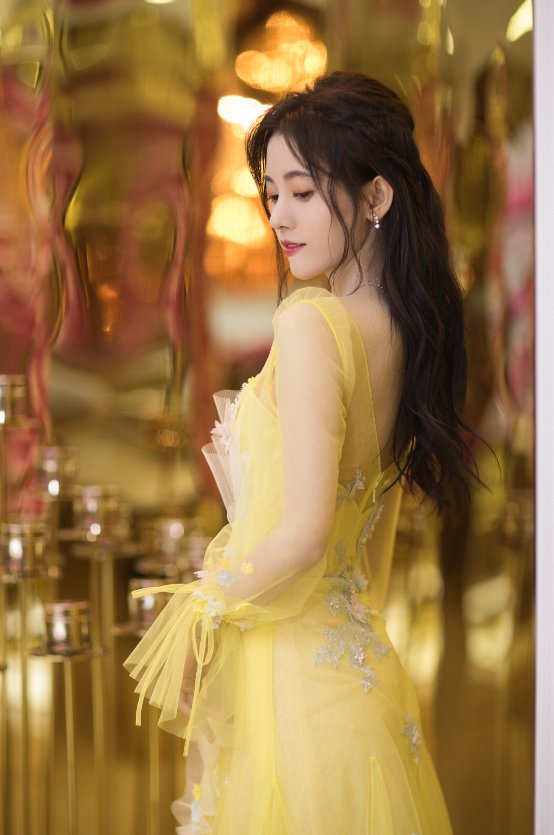 “白素贞”鞠婧祎 身着法国兰斐仙降人间