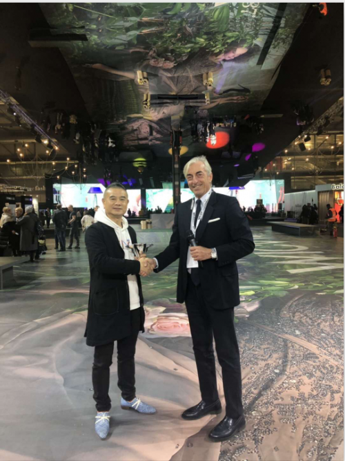 豪麟名鞋世家荣获意大利MICAM颁发的“鞋业世纪零售奖”