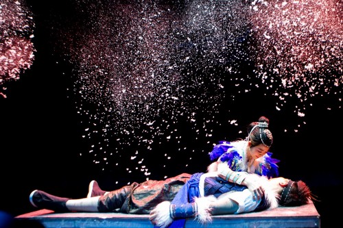 太火爆！东巴玄幻史诗巨作《雪山神话》全球首演大受热捧，好评如潮！