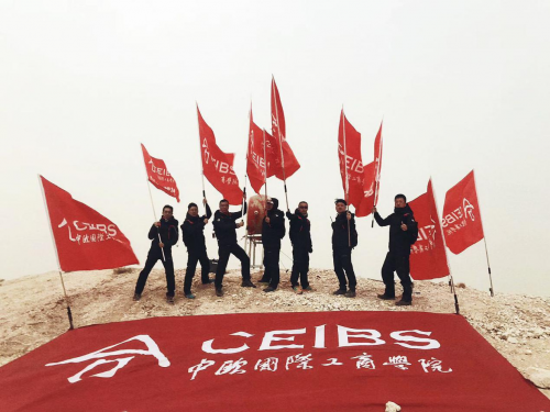 跨越千年戈壁挑战之路， COLMO冠军队伍荣耀归来