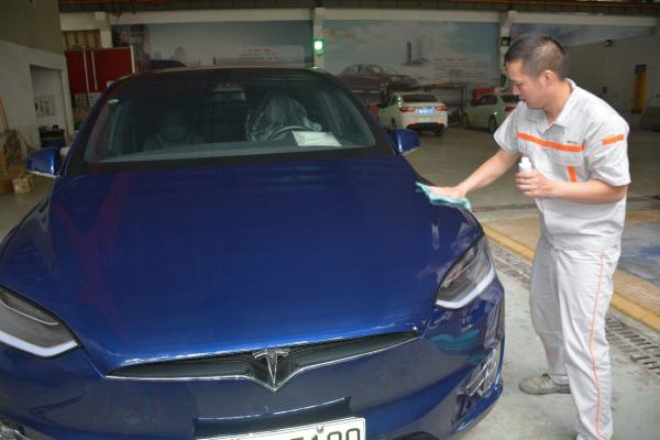 特斯拉Model X镀晶后,宛如换了一身“衣裳”