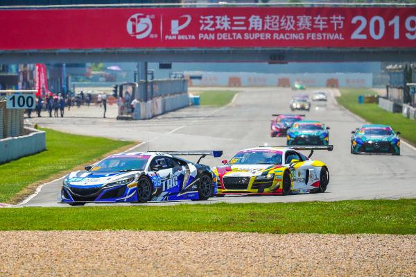 NSX GT3国内首秀，车手张冉巾帼不让须眉双登领奖