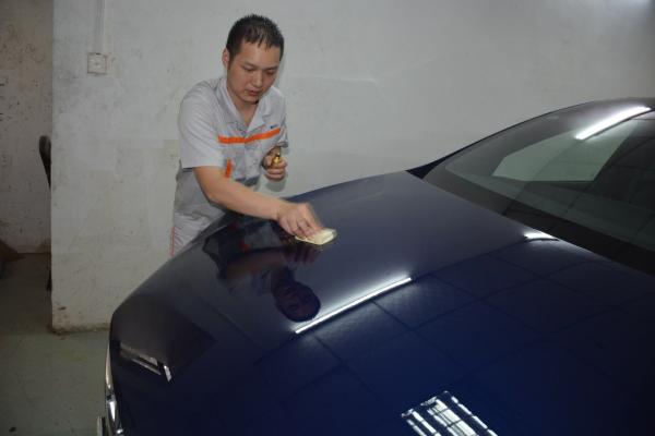 特斯拉Model X镀晶后,宛如换了一身“衣裳”