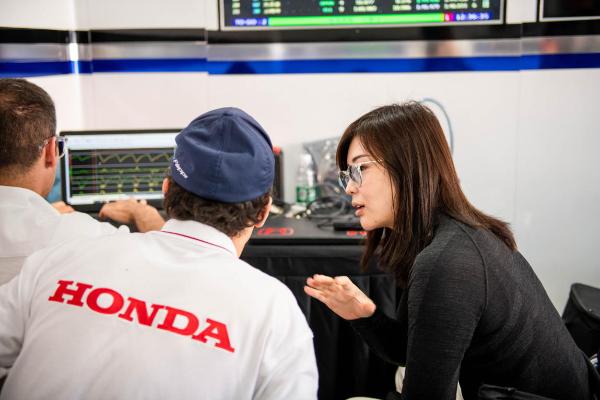 NSX GT3国内首秀，车手张冉巾帼不让须眉双登领奖