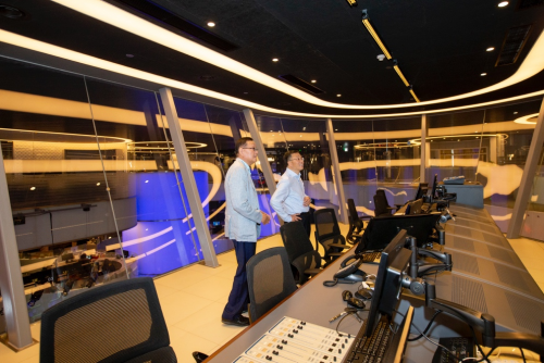 茅台李保芳一行到访凤凰集团 梦之桥上共凭栏