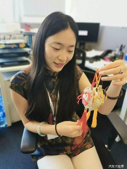 驻唱歌手、米纸粽子、艾草香囊伴BMTS上海员工共度端午美食节