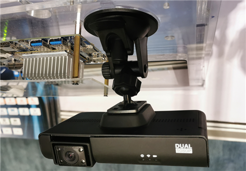 威盛双镜头行车记录仪亮相2019年人工智能峰会