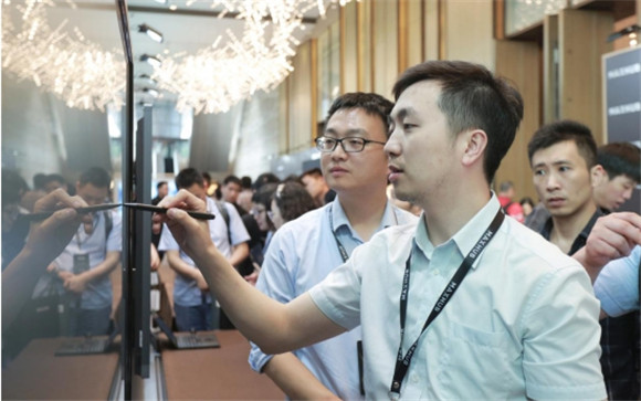 MAXHUB会议平板为杭州信息化提供新方案