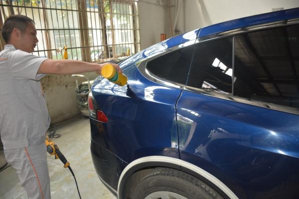 特斯拉Model X镀晶后,宛如换了一身“衣裳”