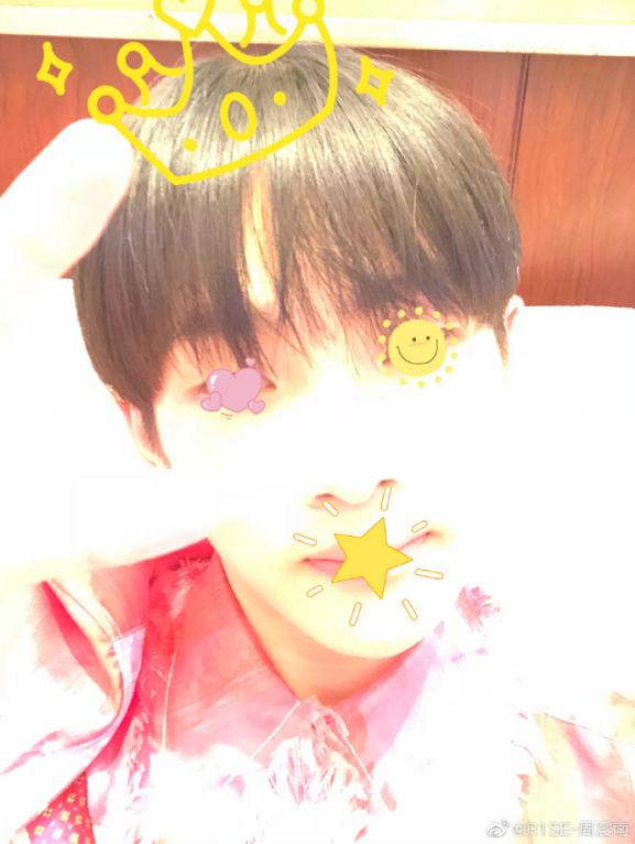 周震南doki生日直播防吃手神器走红网络 R1SE成员陆续上线惊喜多
