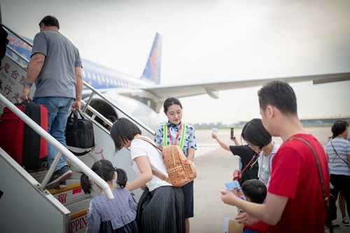 三架迪士尼彩绘机齐聚北京——东方航空六一儿童节“连接奇梦”主题航班飞往上海迪士尼