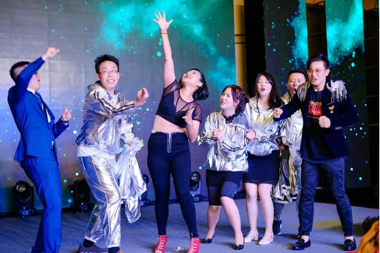 “耀•启航”2017级毕业晚宴：行远帆，耀启航|IMBA2.0