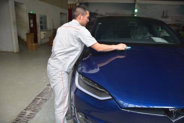 特斯拉Model X镀晶后,宛如换了一身“衣裳”