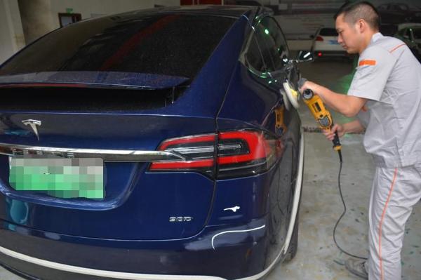 特斯拉Model X镀晶后,宛如换了一身“衣裳”