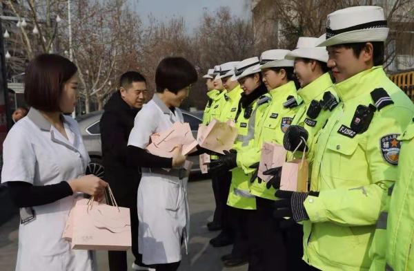 樊文花携手山西省美容美发化妆品协会，为民启动科普“双周”