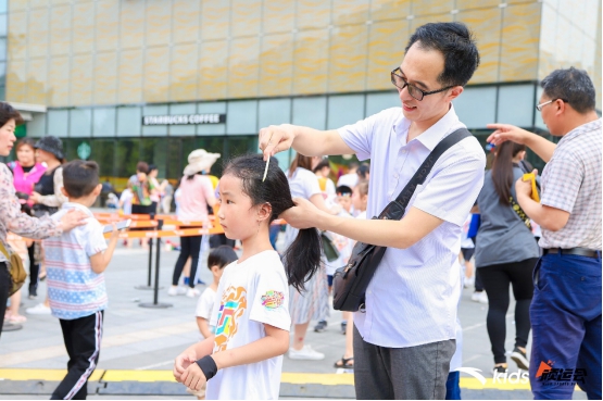 安踏儿童顽运会成热门亲子打卡圣地 郑州开幕刷屏朋友圈
