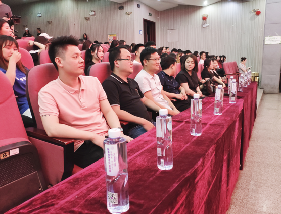《超级空乘》全国校园职业分享会 郑州工业应用技术学院站 圆满成功