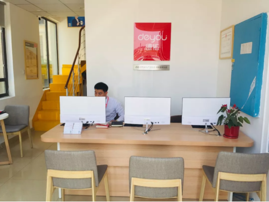 从职业经纪人到德佑店东 创业路上不惧挑战