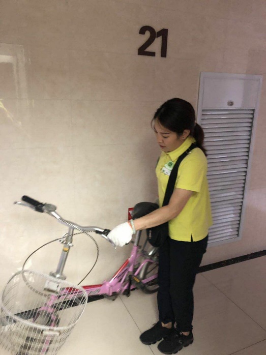 20天获得两面锦旗，业主说万科物业管家让生活更安心