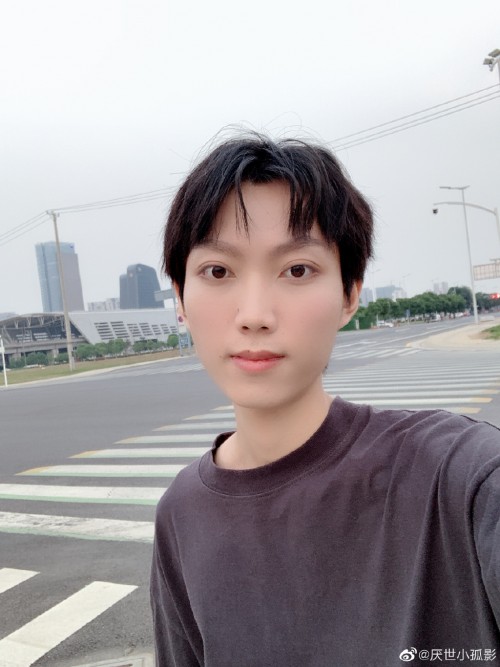 孤影活跃粉丝仅次吴亦凡？在一众歌手、演员粉丝中杀出重围