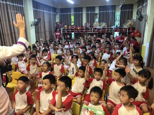 《艾米咕噜》携手嘉佳卡通音乐涂鸦乐园节目，要带给孩子一个快乐的暑假！