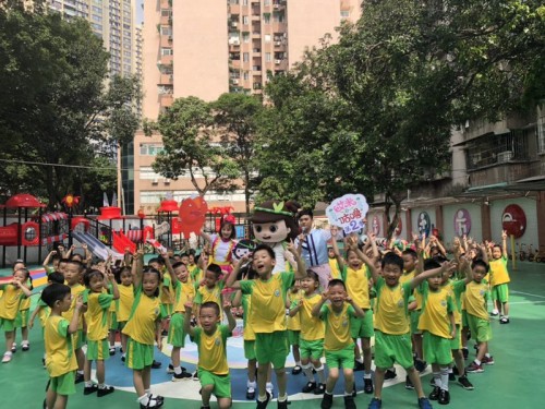 《艾米咕噜》携手嘉佳卡通音乐涂鸦乐园节目，要带给孩子一个快乐的暑假！