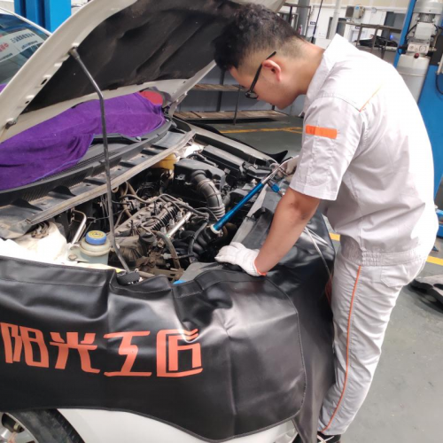 降低自燃事故发生风险，众泰Z300发动机舱养护