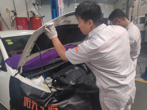 降低自燃事故发生风险，众泰Z300发动机舱养护