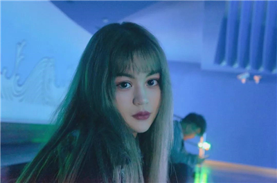 被美国顶级音乐学府--伯克利音乐学院录取的“燎原”女孩