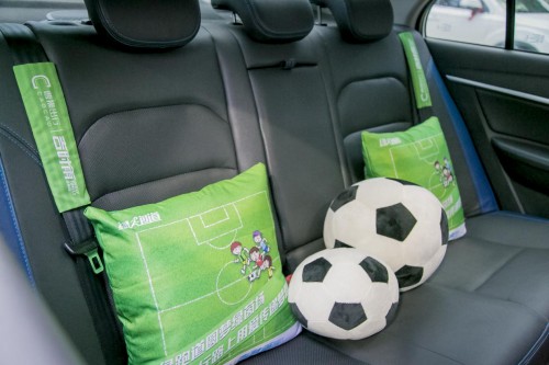 联合吉时雨·绿跑道，曹操出行助力乡村少年足球梦