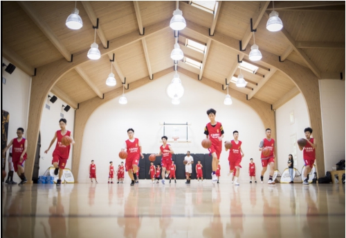 动因体育篮球技术总监麦迪休斯顿篮球训练营开营了！