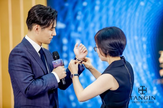 严屹宽空降瑞士天珺表新品发布会，敬献天珺时光