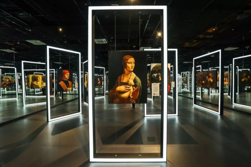 美学与科技的匠心碰撞——美的智能保鲜冰箱惊喜闪现达芬奇全球光影艺术展