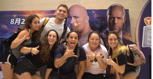 范迪塞尔粉丝上演《速激》式应援，包场首映，神秘彩蛋现身