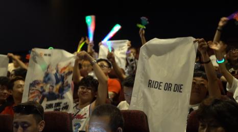 范迪塞尔粉丝上演《速激》式应援，包场首映，神秘彩蛋现身