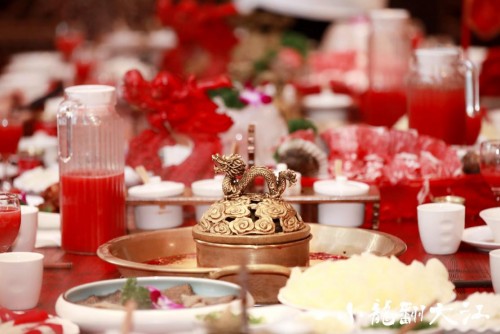 小龙坎火锅高端品牌邂逅“六星跑者” 向健康生活致敬