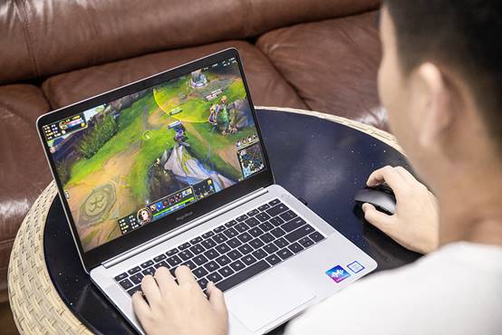 荣耀MagicBook 2019硬核实力盘点，超级品牌日全系最高直降300