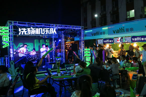 超级乐迷乔杉北京街头音乐快闪！你偶遇了吗？