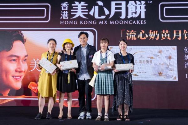 张智霖、王嘉尔亲临香港美心月饼「心．团聚人」活动