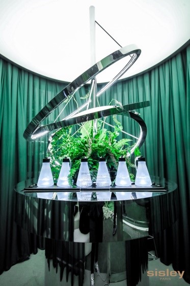 Sisley法国希思黎品牌首展开幕 携手吴磊探寻植萃秘境