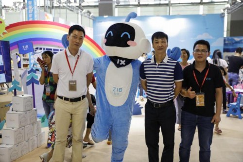 智伴科技亮相2019南国书香节,新华集团事业部总经理现场造访并高度评价