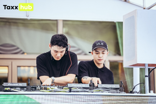 TAXXHUB泳池派对夏日嗨翻天 旗下音乐厂牌STAYHAI震撼来袭