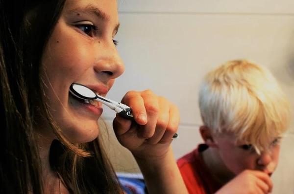 儿童牙齿需关注，幸福草万毛牙刷给你强效呵护
