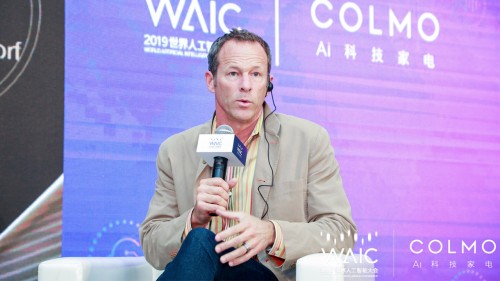 WAIC首次对话AI科技家电，COLMO引领行业步入“人机共进”时代