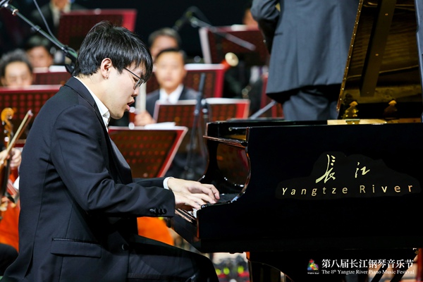 长江钢琴音乐节上演致敬柴可夫斯基音乐会