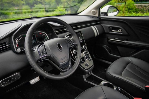 跨界SUV欧拉iQ 内外兼修的安全硬汉