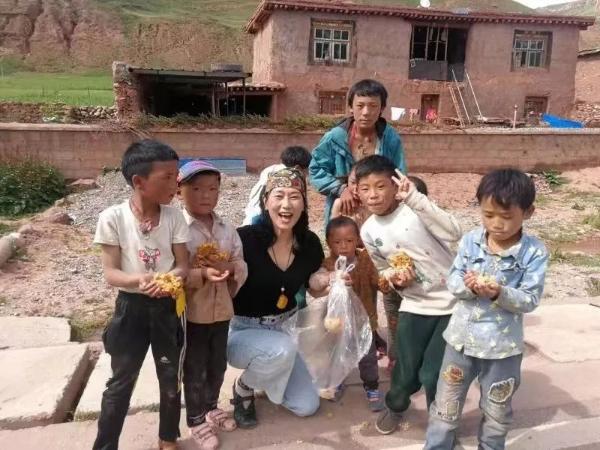 胡社光娘子军公益之旅——用行动见证爱